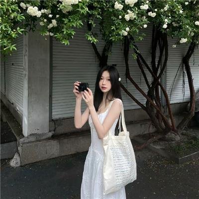 邪恶的蕾丝莉